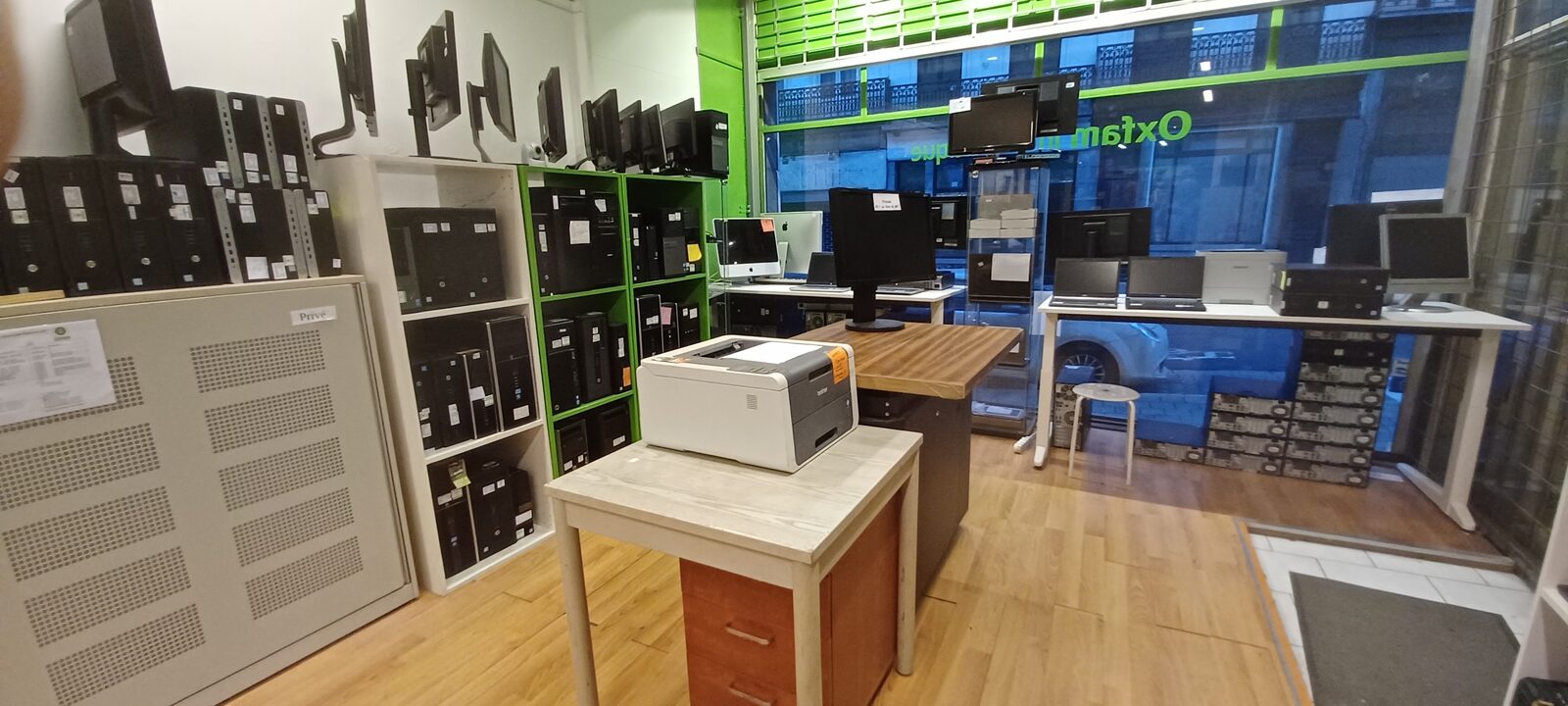Le magasin Oxfam Informatique Ixelles